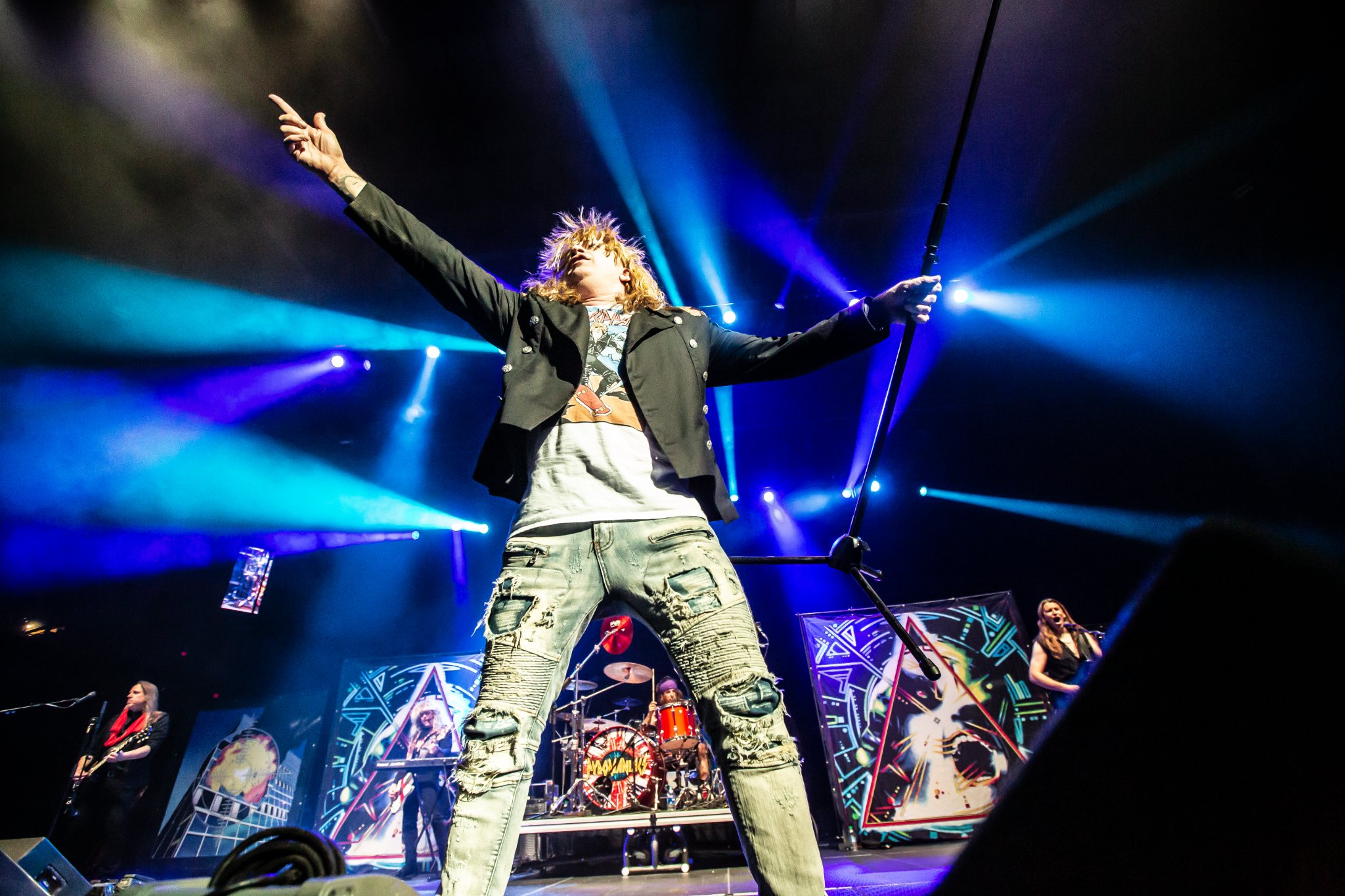 Pyromainiacs-on-stage