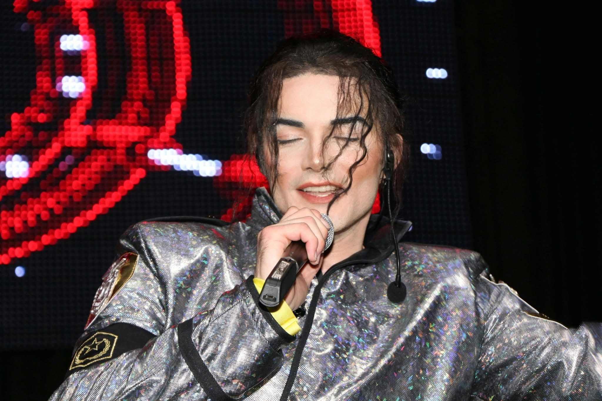 Dylan Knight as Michael Jackson on Stage