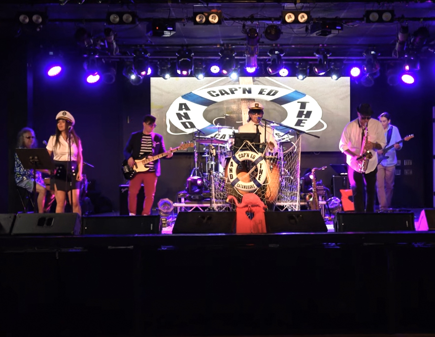 captain ed and the catamarans on stage
